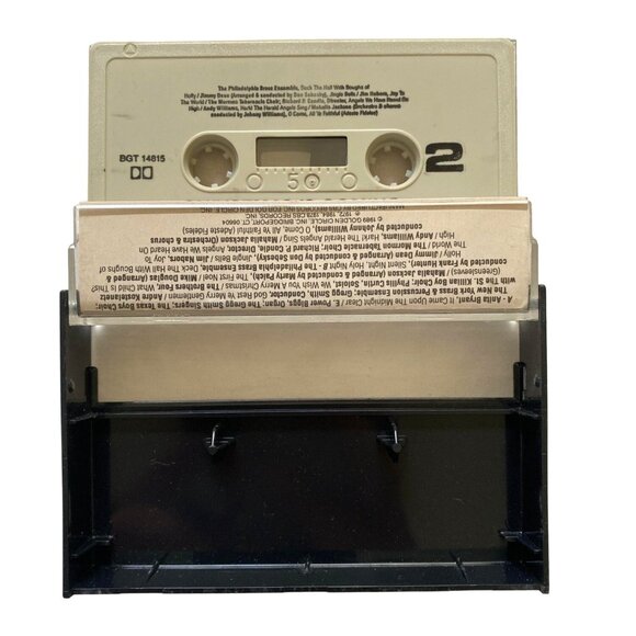 Christmas is Coming Holiday Music Audio Cassette Various Artist 1989 u - Picture 4 of 4